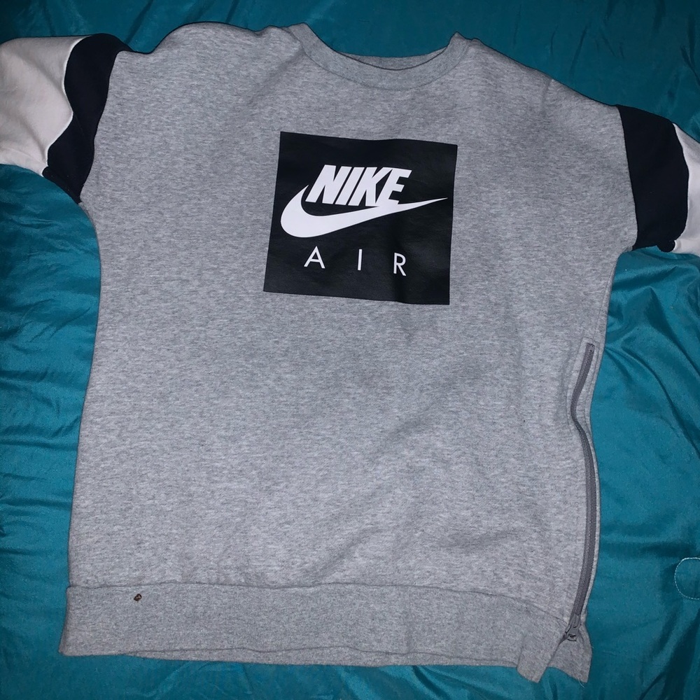 nike sweatshirt